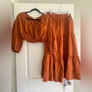 Universal Thread - size L and XL - Rust - 2 piece Crop set